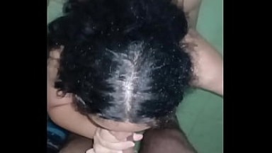 Me escape para el baño con mi amigo para mamarle la polla a escondido&excl;&excl;