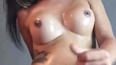 Juicy cumshot from a tranny