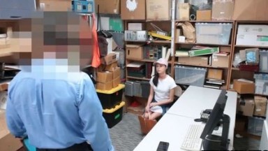 Tiny teen steals from a store and gets caught by securi