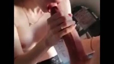 A hungry married slut takes the finale in her mouth