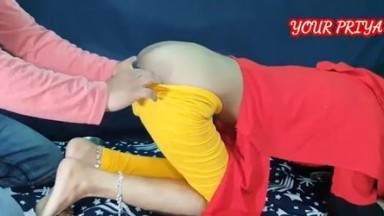 Malkin ki Beti ki Nokar ne Tel lgake mast gand mari